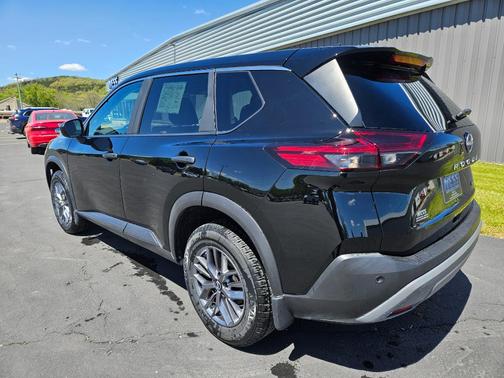 Super Black 2023 Nissan Rogue S