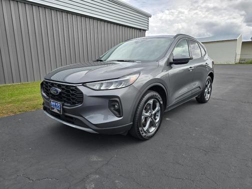 Carbonized Gray Metallic 2025 Ford Escape ST-Line Select