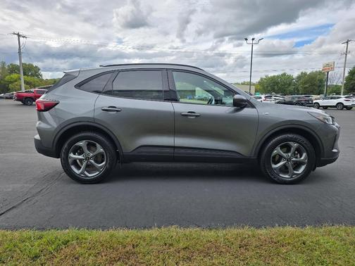 Carbonized Gray Metallic 2025 Ford Escape ST-Line Select