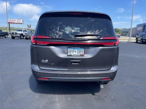 2021 Chrysler Pacifica Touring-L
