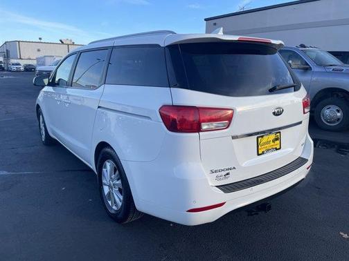 2017 Kia Sedona LX