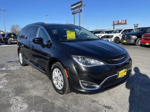 2018 Chrysler Pacifica Touring-L