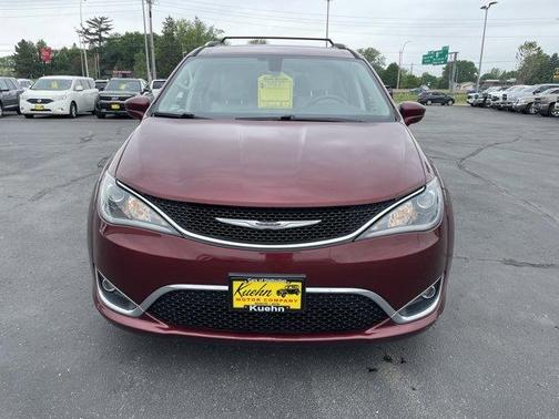 Velvet Red Pearlcoat 2017 Chrysler Pacifica Touring-L Plus