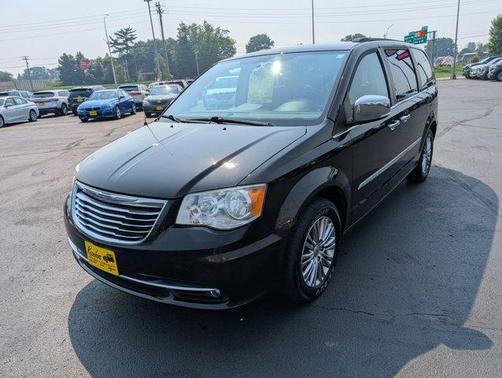 2014 Chrysler Town & Country Touring-L