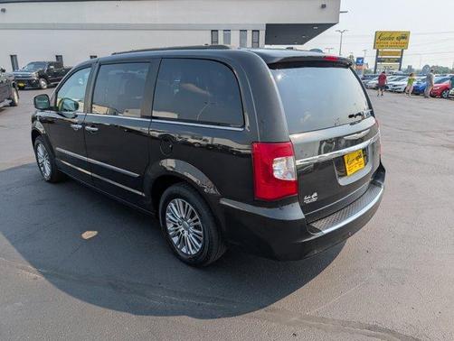 2014 Chrysler Town & Country Touring-L