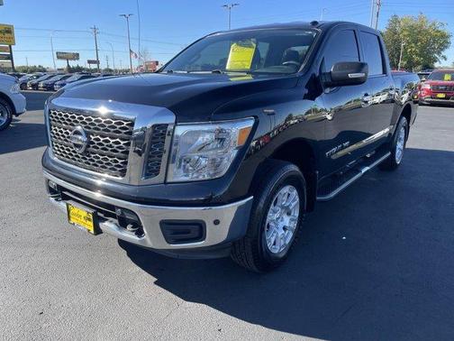 2018 Nissan Titan SV