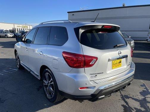 2018 Nissan Pathfinder Platinum