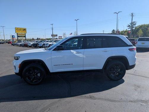 Bright White Clearcoat 2024 Jeep Grand Cherokee Limited