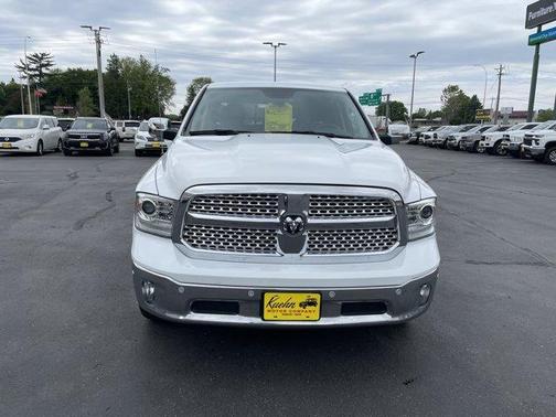 Bright White Clearcoat 2018 RAM 1500 Laramie