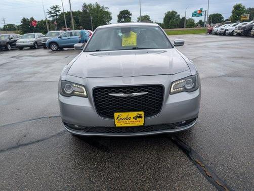 2018 Chrysler 300 S