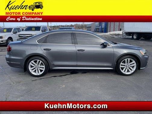 2017 Volkswagen Passat 1.8T SE w/Technology