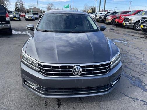 2017 Volkswagen Passat 1.8T SE w/Technology