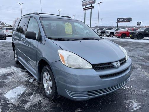 2004 Toyota Sienna LE