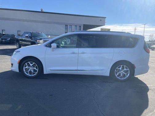 2018 Chrysler Pacifica Touring-L Plus