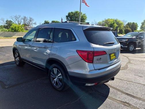 Lunar Silver Metallic 2017 Honda Pilot EX-L