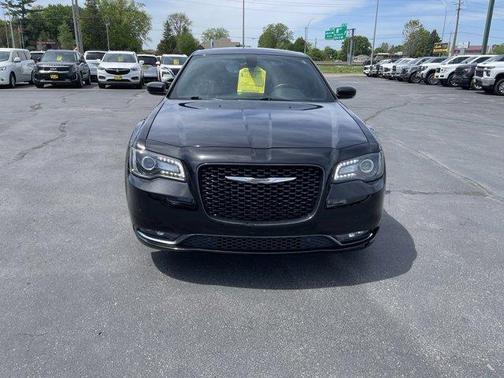 Gloss Black 2015 Chrysler 300 S
