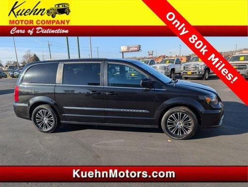 2014 Chrysler Town & Country S