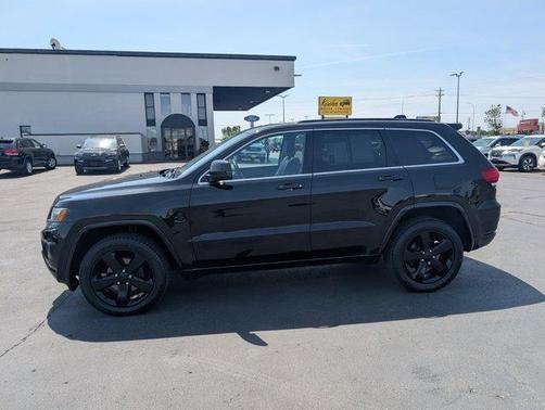 Brilliant Black Crystal Pearlcoat 2015 Jeep Grand Cherokee Altitude