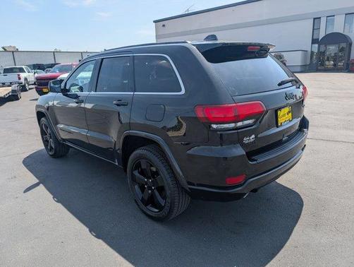Brilliant Black Crystal Pearlcoat 2015 Jeep Grand Cherokee Altitude