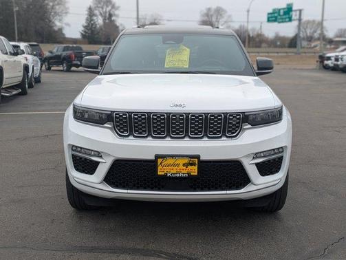 2022 Jeep Grand Cherokee Summit