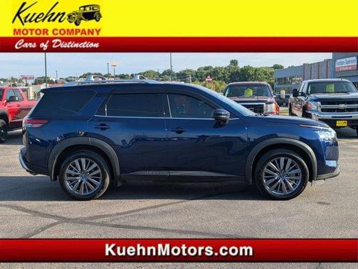 2024 Nissan Pathfinder SL