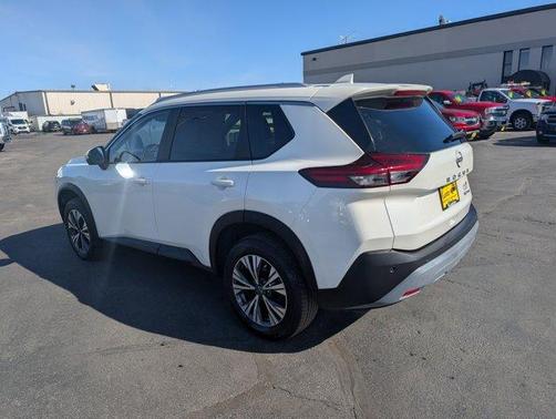 White 2023 Nissan Altima 2.5 SV