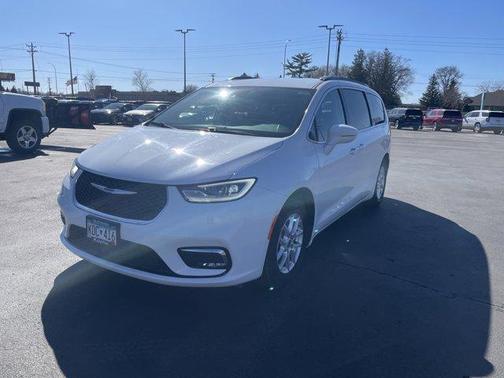 2022 Chrysler Pacifica Touring-L