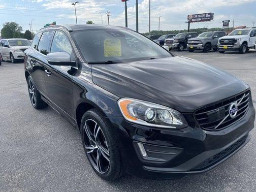 2017 Volvo XC60 T6 R-Design