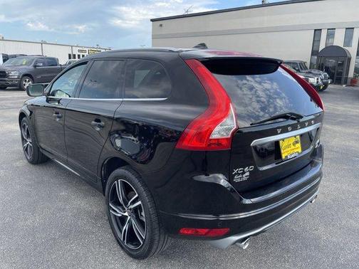 2017 Volvo XC60 T6 R-Design