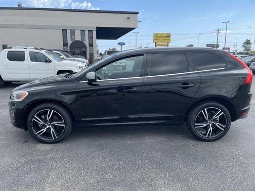 2017 Volvo XC60 T6 R-Design
