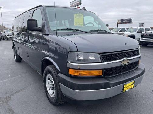 2017 Chevrolet Express 3500 LT