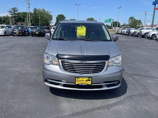 Billet Silver Metallic Clearcoat 2016 Chrysler Town & Country Touring