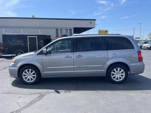 Billet Silver Metallic Clearcoat 2016 Chrysler Town & Country Touring