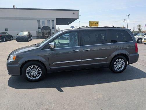 Granite Crystal Clearcoat Metallic 2016 Chrysler Town & Country Touring-L