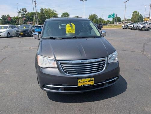 Granite Crystal Clearcoat Metallic 2016 Chrysler Town & Country Touring-L