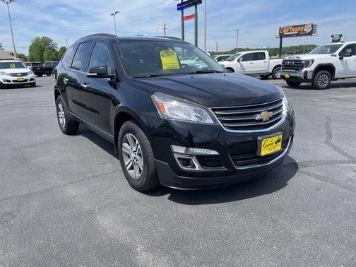 Mosaic Black Metallic 2017 Chevrolet Traverse 2LT