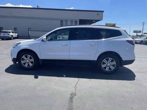 Summit White 2016 Chevrolet Traverse 1LT