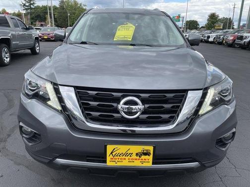 2019 Nissan Pathfinder SL