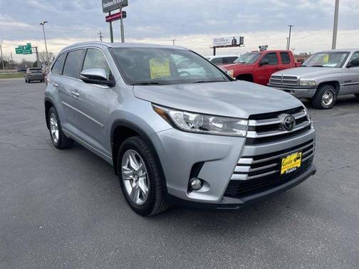 Celestial Silver Metallic 2017 Toyota Highlander Limited