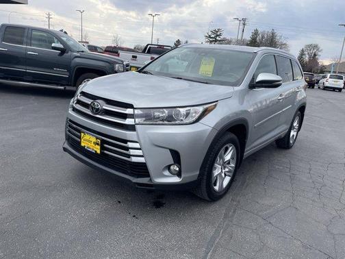 Celestial Silver Metallic 2017 Toyota Highlander Limited