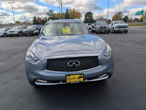 2017 INFINITI QX70 Base