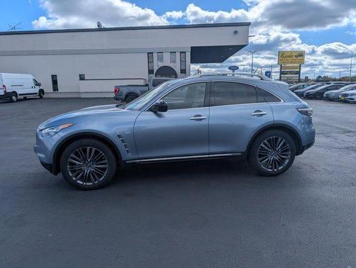 2017 INFINITI QX70 Base