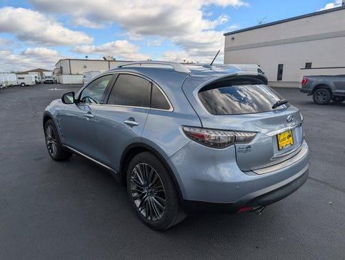 2017 INFINITI QX70 Base