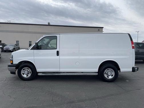 Summit White 2018 Chevrolet Express 2500 Work Van