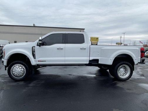 2023 Ford F-450 Lariat