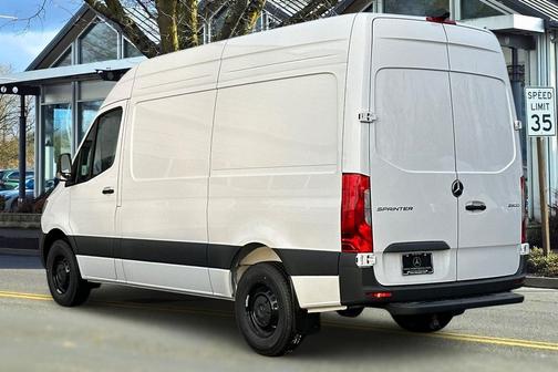 2025 Mercedes-Benz Sprinter 2500 Standard Roof
