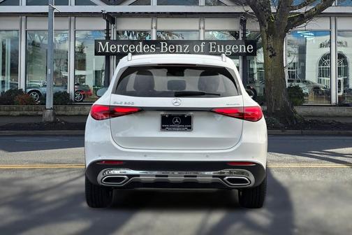2025 Mercedes-Benz GLC 300 4MATIC