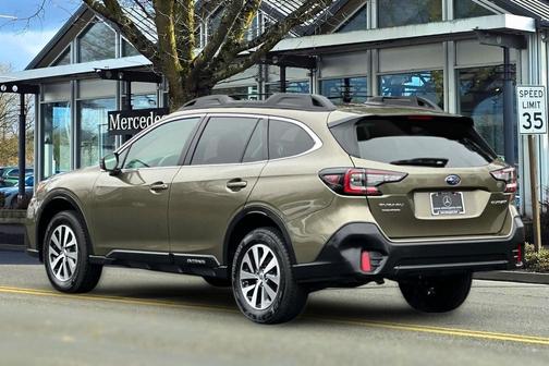 2022 Subaru Outback Premium