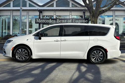 2024 Chrysler Pacifica Hybrid Select