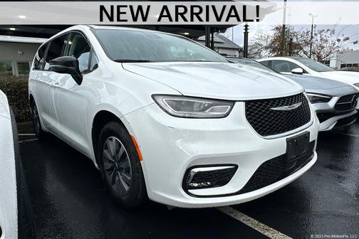 2024 Chrysler Pacifica Hybrid Select